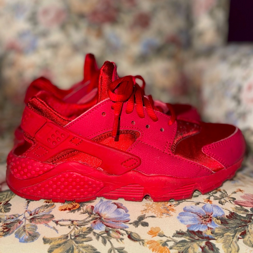 Nike Huarache Red